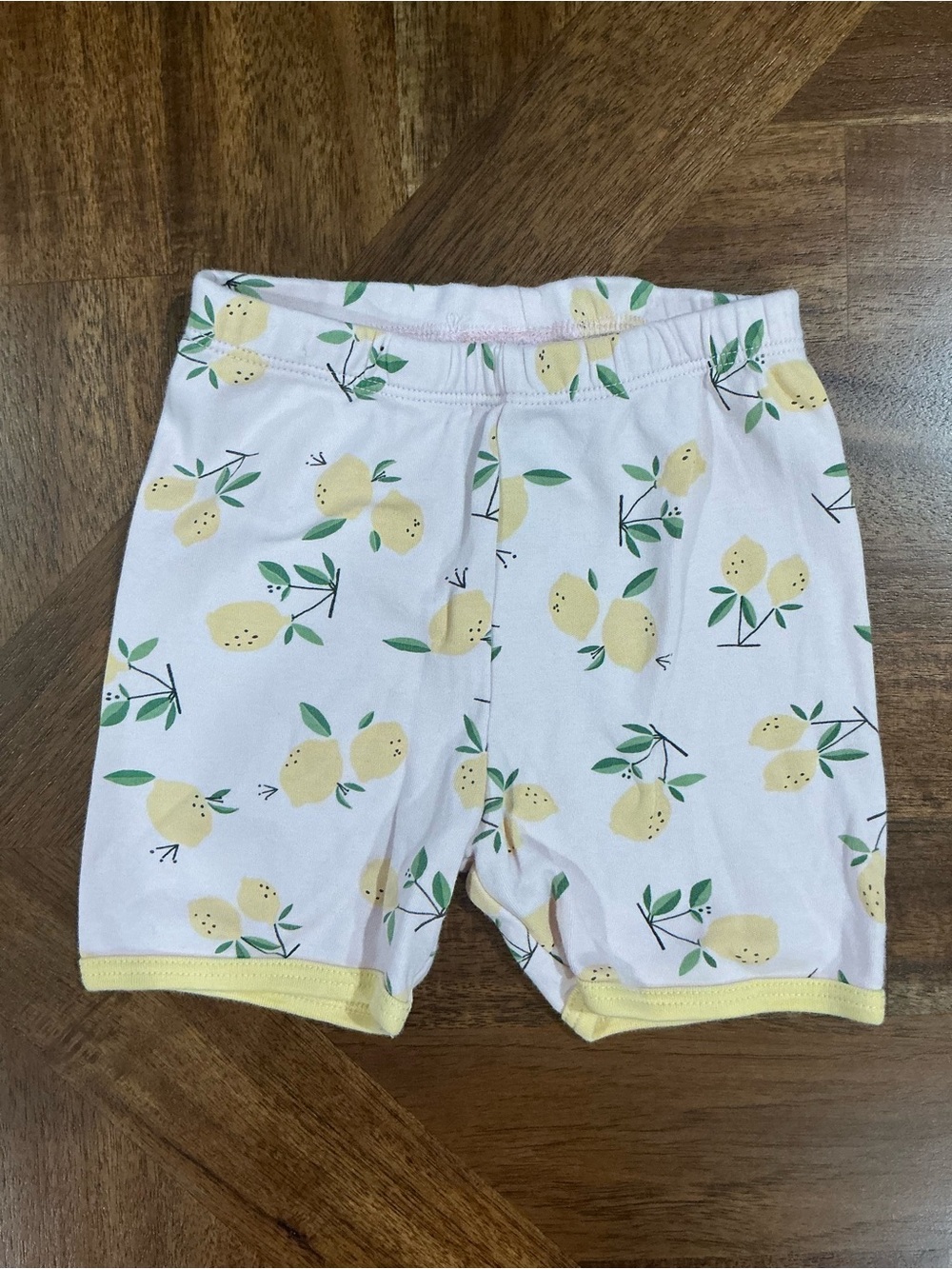 Bella Bliss Size 2 Pink Lemon-Print Stretch Shorts